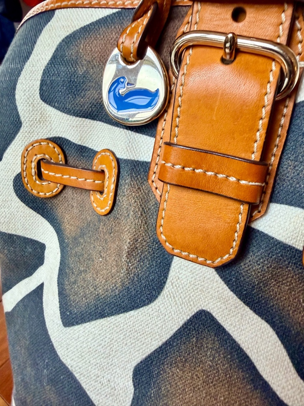 Dooney & Bourke Serengeti Giraffe Canvas Tote with Leather Handles and Trim - Picture 4 of 15